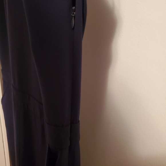 Aritzia Babaton Branson Jumpsuit navy blue, sleeveless, full leg. Size 2 - Picture 9 of 14